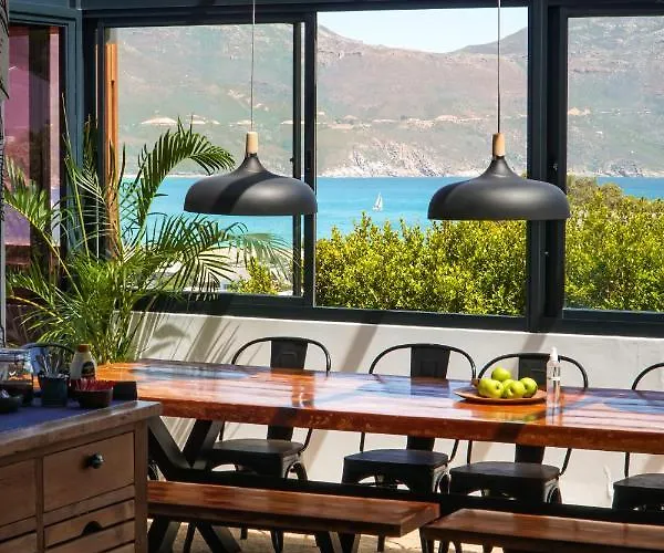 Hout & About Guest House