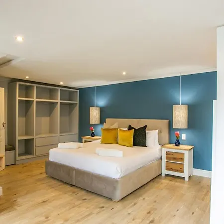 Hout & About Guest House Hout Bay Exterior foto