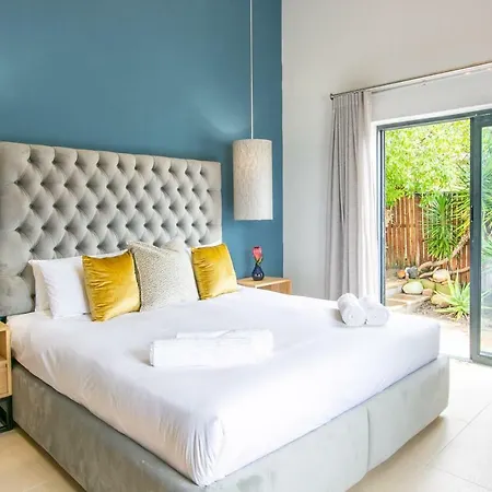 Hout & About Guest House Hout Bay Exterior foto