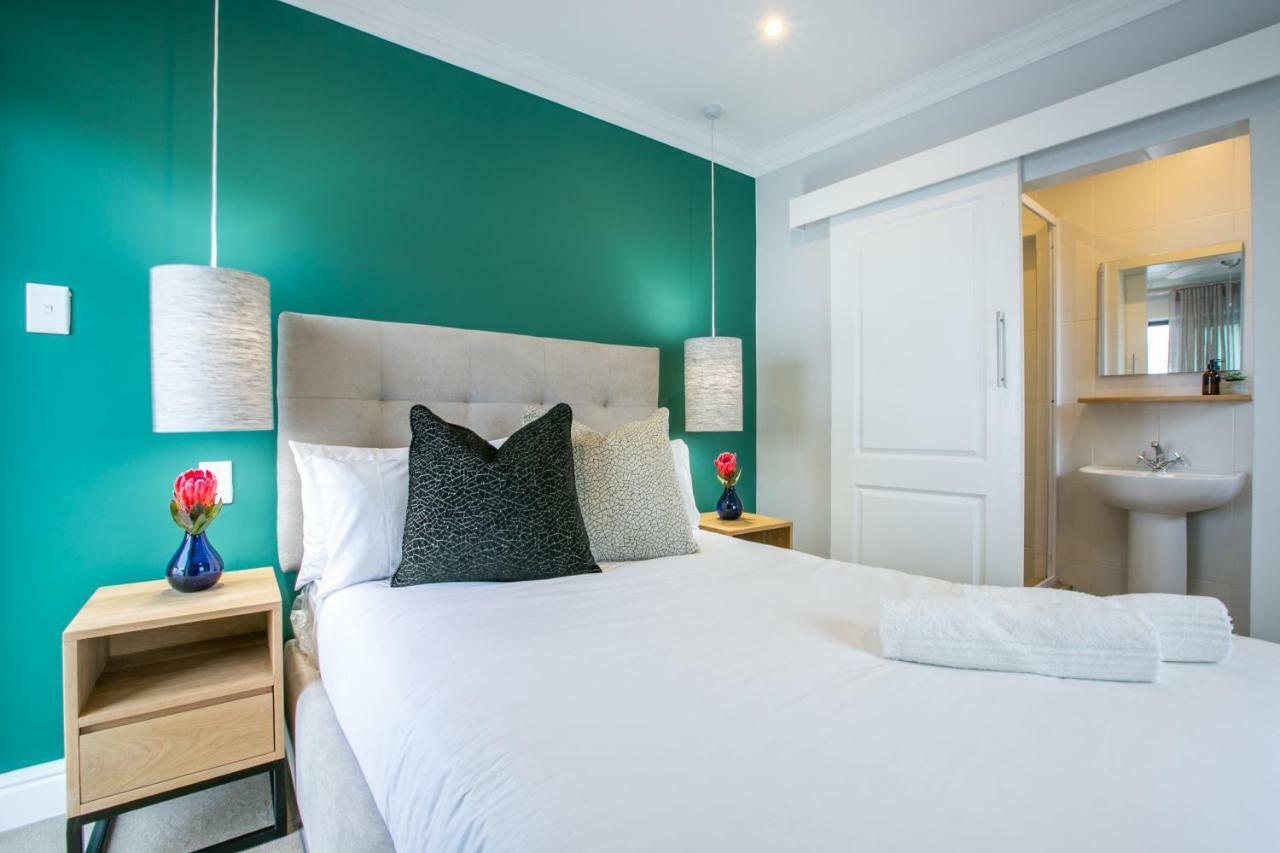 Hout & About Guest house